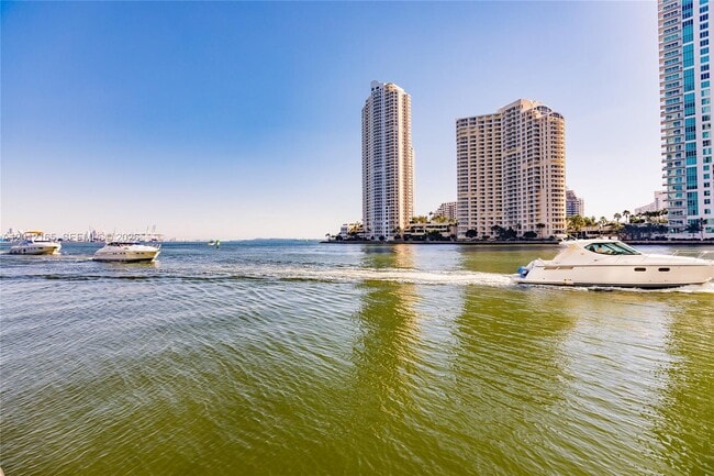Building Photo - 325 S Biscayne Blvd