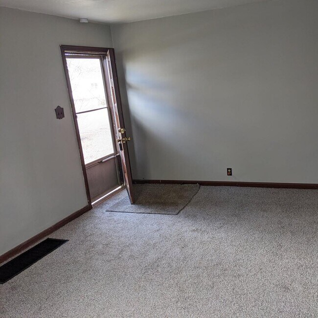 Building Photo - 2302 S Ebright St