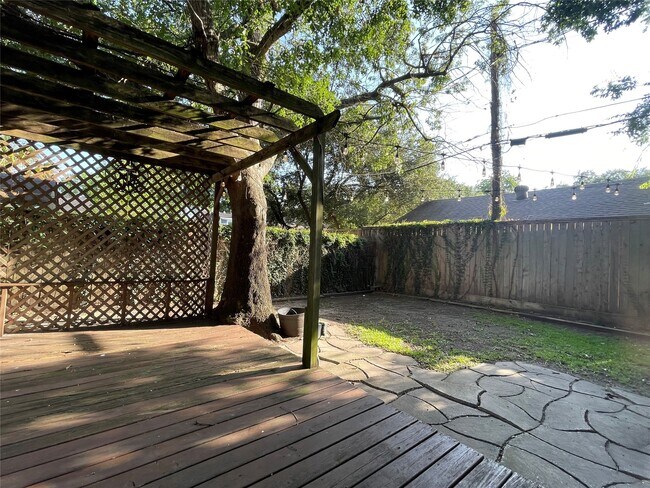 Building Photo - 4621 Michaux St