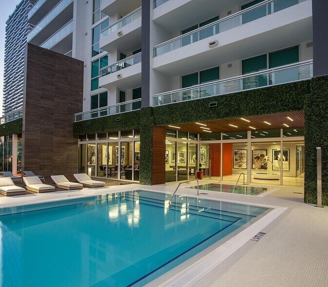 Building Photo - 1080 Brickell Ave