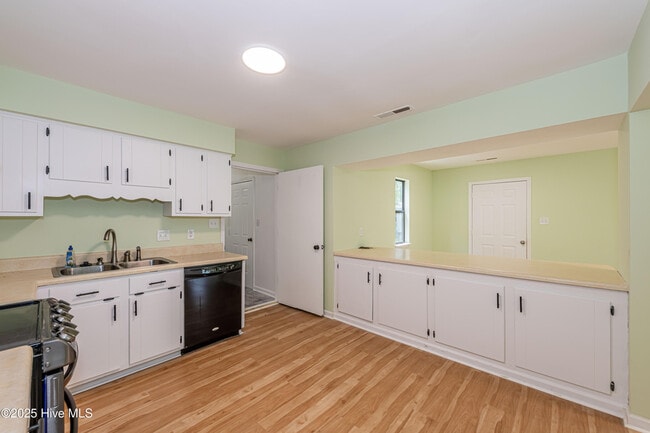 Building Photo - 1100 Audrey Ct