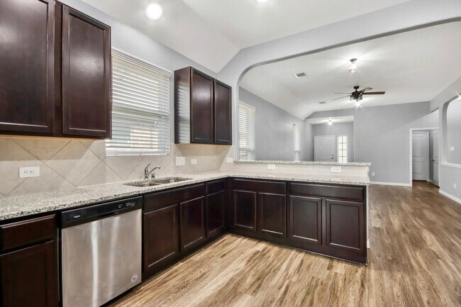 Building Photo - 2335 Spring Hollow Dr