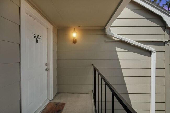 Building Photo - Charming 1BR Condo in Houston