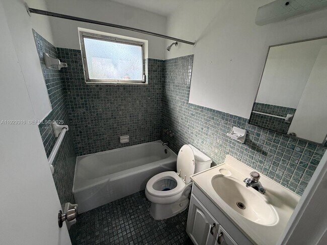 Building Photo - 6600 SW 84th St