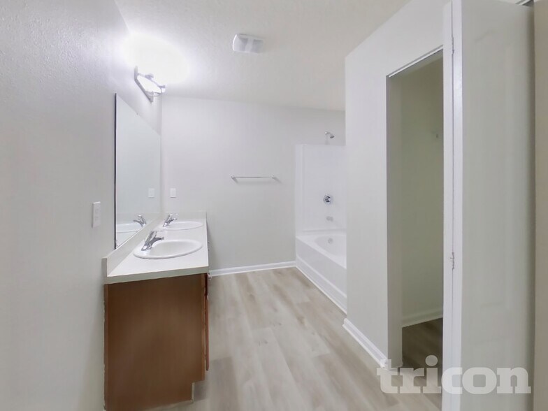 Building Photo - 2374 Sotterley Ln