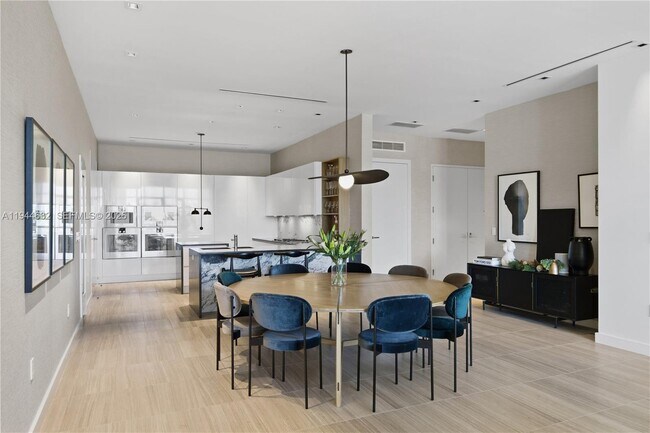 Building Photo - 4701 Meridian Ave