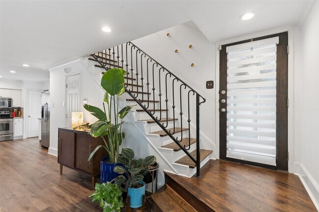 Building Photo - 10109 Regal Park Ln