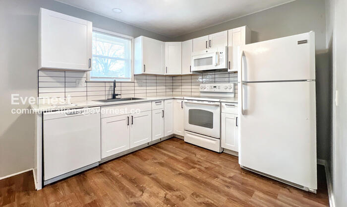 Building Photo - 9515 E 18 St S