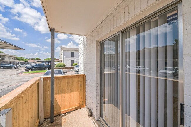 Building Photo - 13015 Audelia Rd
