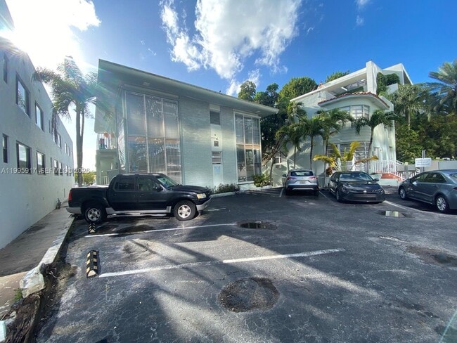 Building Photo - 9056 Collins Ave