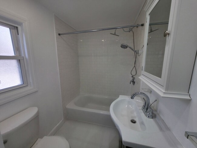 Building Photo - 130 Park Ave