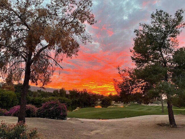Building Photo - GOLF COURSE LOT - 3 Bed/3Bth GATED Communi...