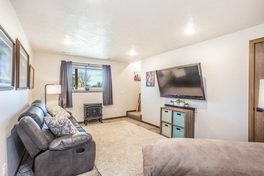 Building Photo - 4221 N Knob Hill Ct