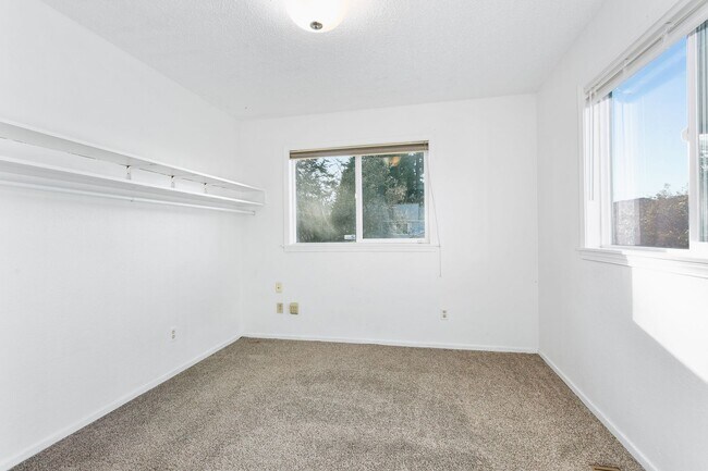 Building Photo - Spacious Tacoma Home for Rent – Available Now!