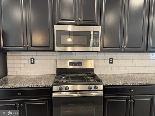 Building Photo - 10323 Quillback St