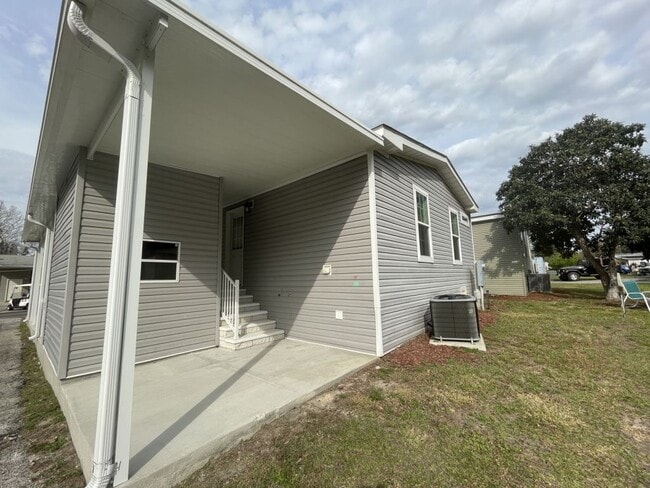 Building Photo - 13122 Grape Ave