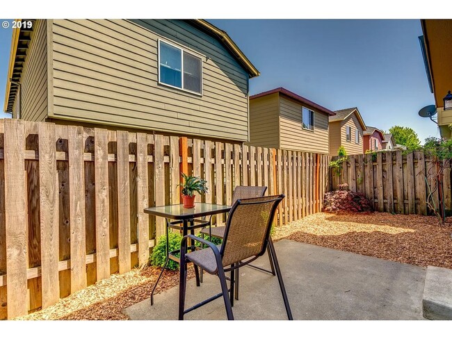 Building Photo - 422 Donna Dr
