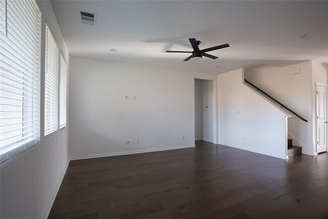 Building Photo - 304 Northview Ln