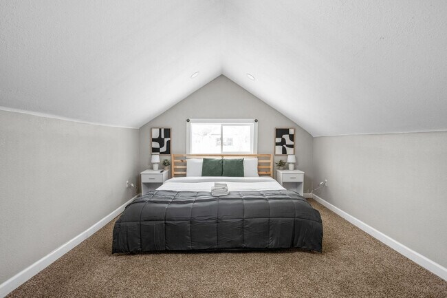 Building Photo - 325 N Bancroft St