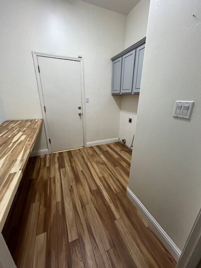 Building Photo - 15321 Lake Berryessa Ct