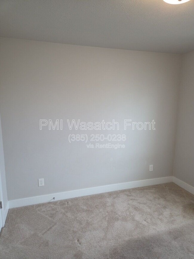 Building Photo - 5317 W Wedel Dr