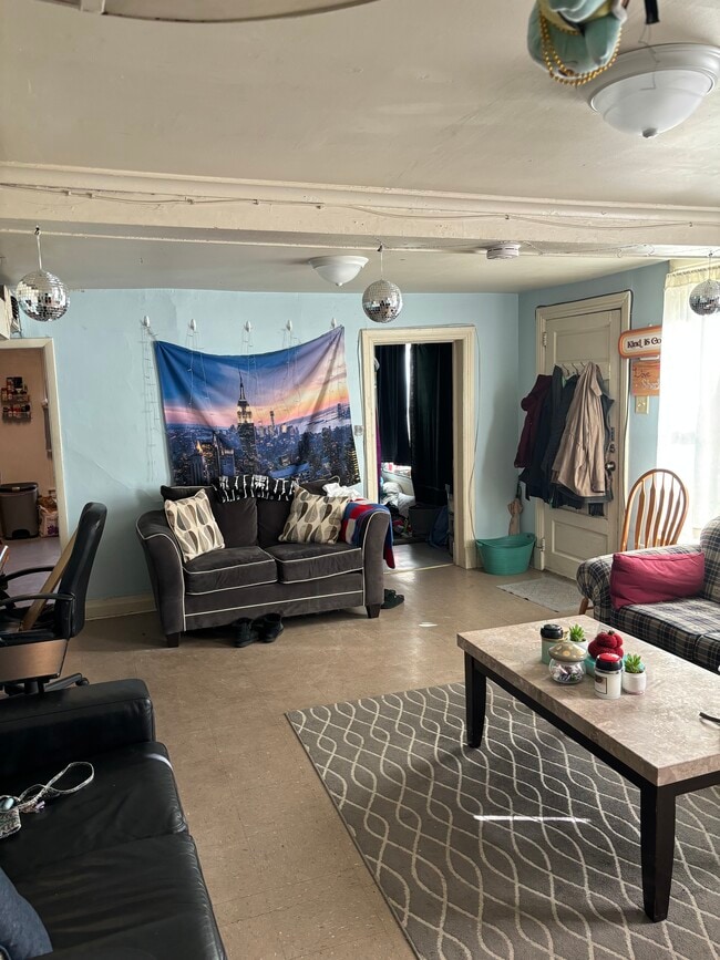 Building Photo - 6341 New St