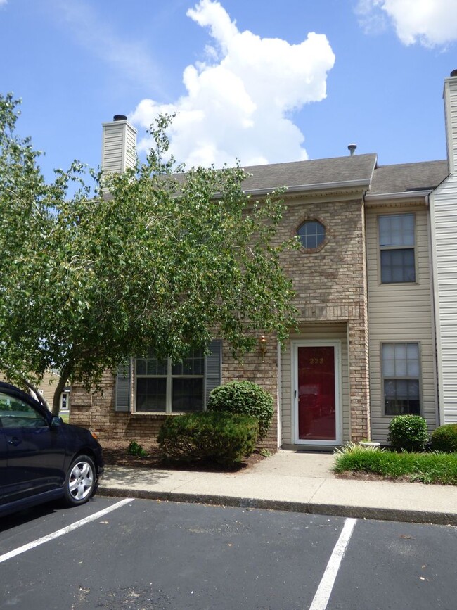 Primary Photo - COMING SOON! Lovely Townhouse in Tates Cre...