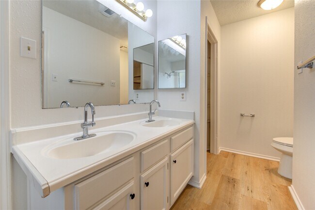 Building Photo - 18418 Arbormont Dr