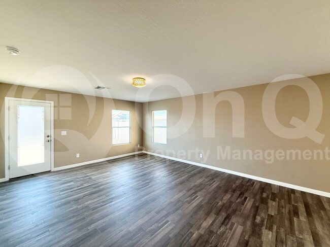 Building Photo - 1036 W Verde Ln