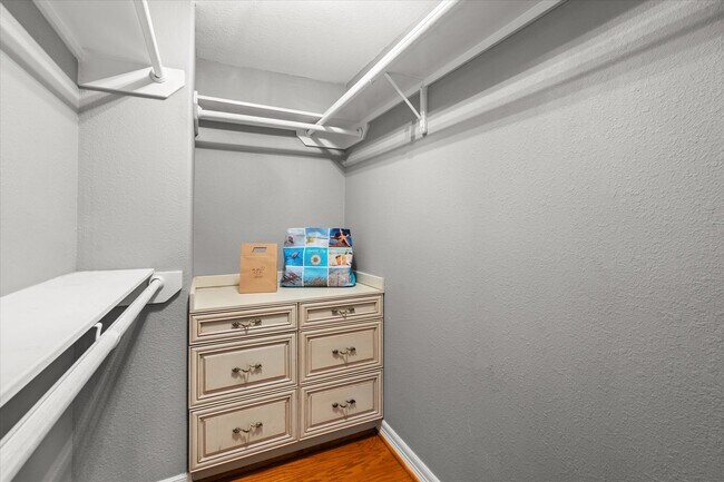 Building Photo - 3500 Tangle Brush Dr