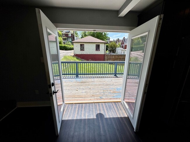 Building Photo - Open Concept 3 Bed 1.5 Bath in Swissville!