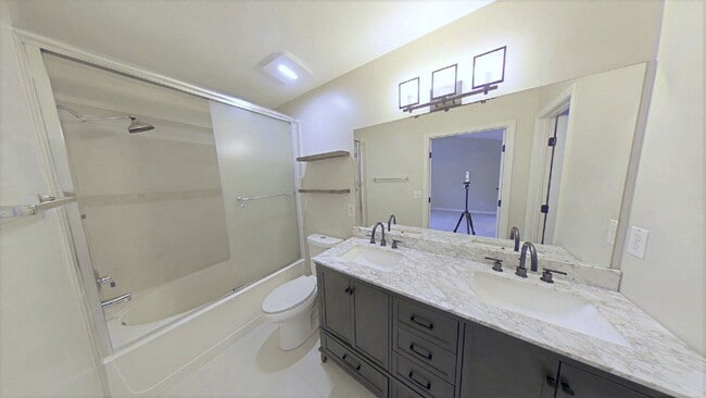 Building Photo - 5149 Manerdale Dr SE