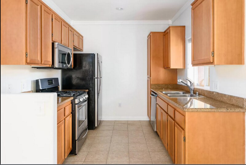 Building Photo - 7677 Mission Gorge Rd