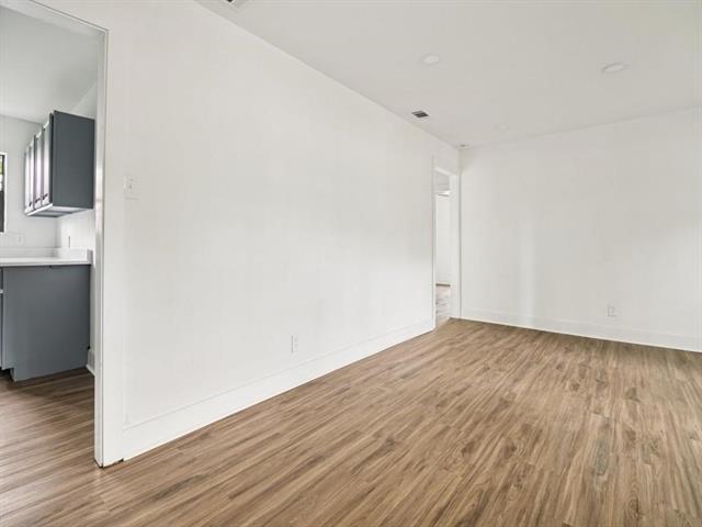 Building Photo - 616 Leyenda Dr