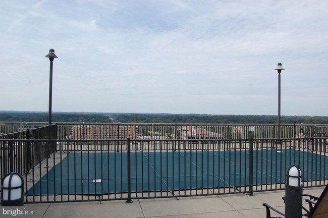 Building Photo - 2726 Gallows Rd