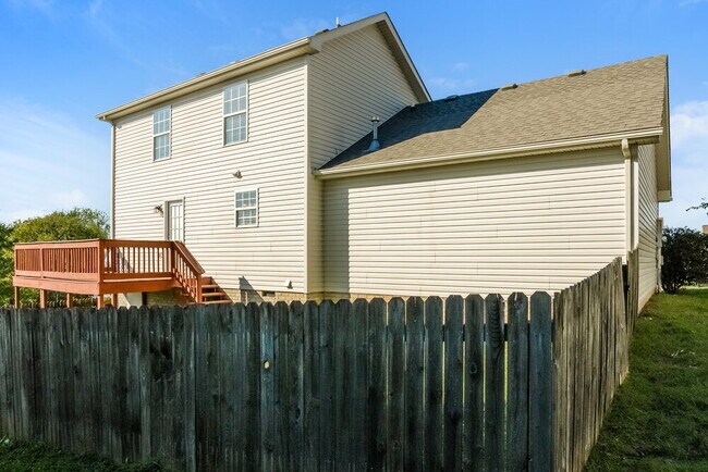 Building Photo - 119 Shady View Dr