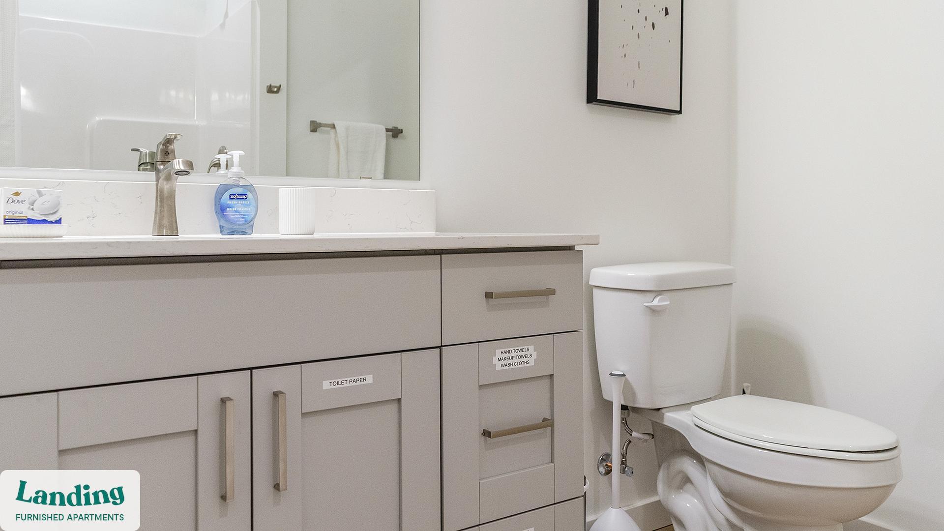 Building Photo - 650 N Main St