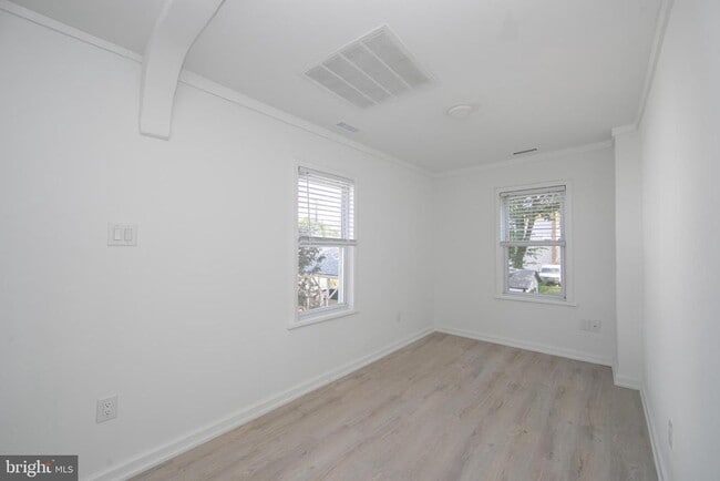 Building Photo - 905 Jersey Ave