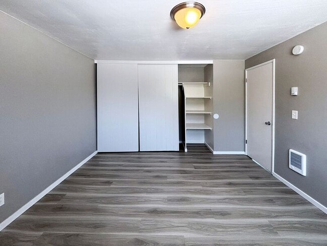 Building Photo - 1109-B W 6th Ave