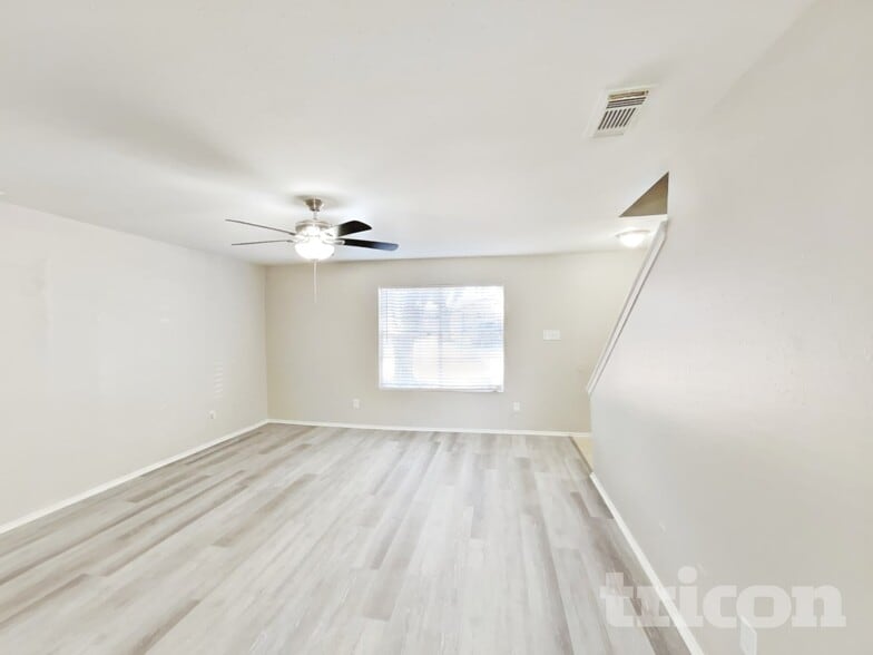 Building Photo - 12844 Edgewood Park Dr