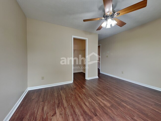 Building Photo - 10660 Brighton Knoll Pky N