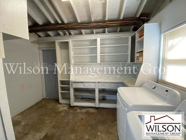 Building Photo - 2606 Aloma Ave