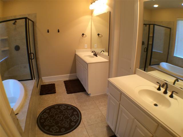 Building Photo - 447 Dry Canyon Dr