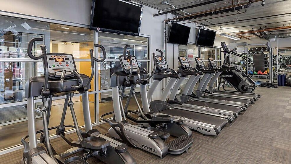 Building Photo - 1451 24th St