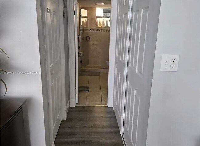 Building Photo - 404 NW 68th Ave