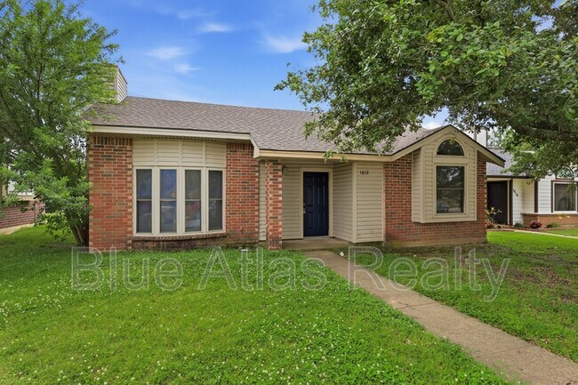 Building Photo - 1612 Hunterwood Dr