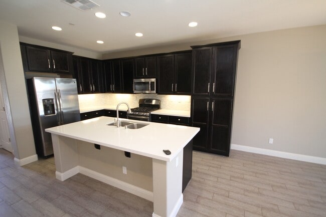 Building Photo - 4BR| 3.5 BA | 1936 SF | Two Story | Tenant Pays $190 monthly for WS&G