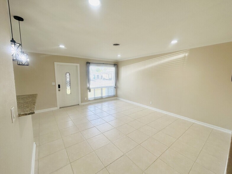 Building Photo - 131 NW 57th St