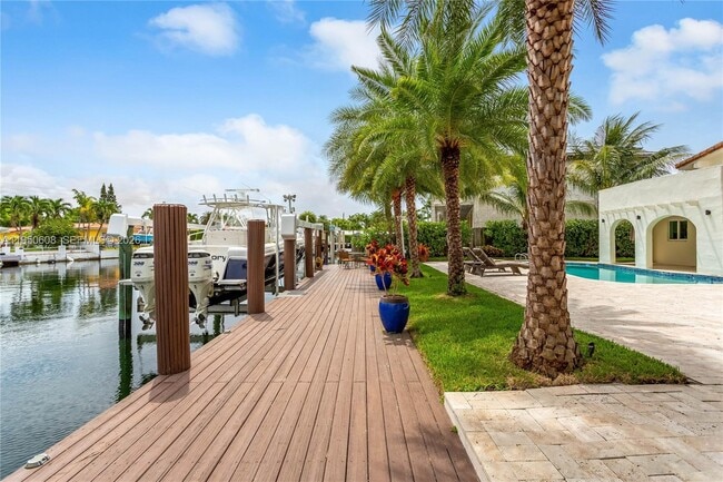 Building Photo - 12515 Palm Rd