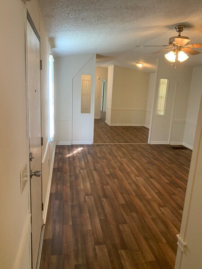 Building Photo - 2444 Culbreth Dr